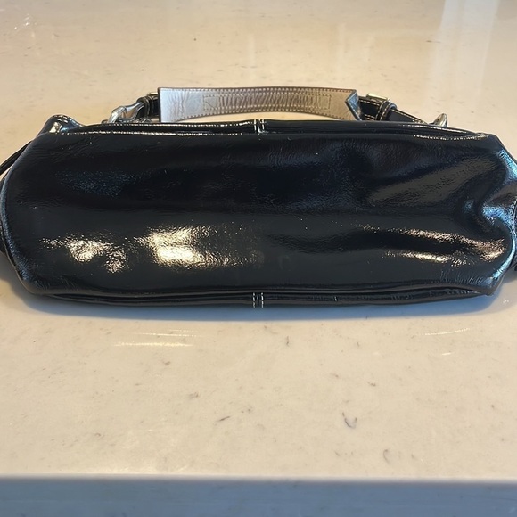 Black Patent Dooney & Bourke Purse - Picture 6 of 16